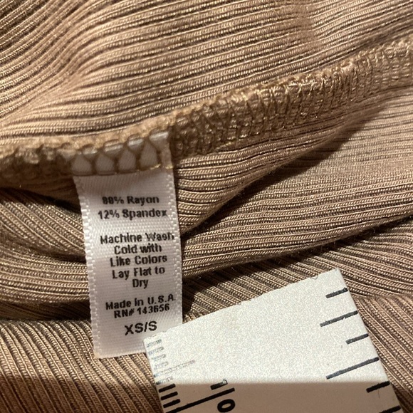 Joah Brown Flexirib Invisible Zip Long Sleeve Top Taupe Sz XS /S - Picture 7 of 7